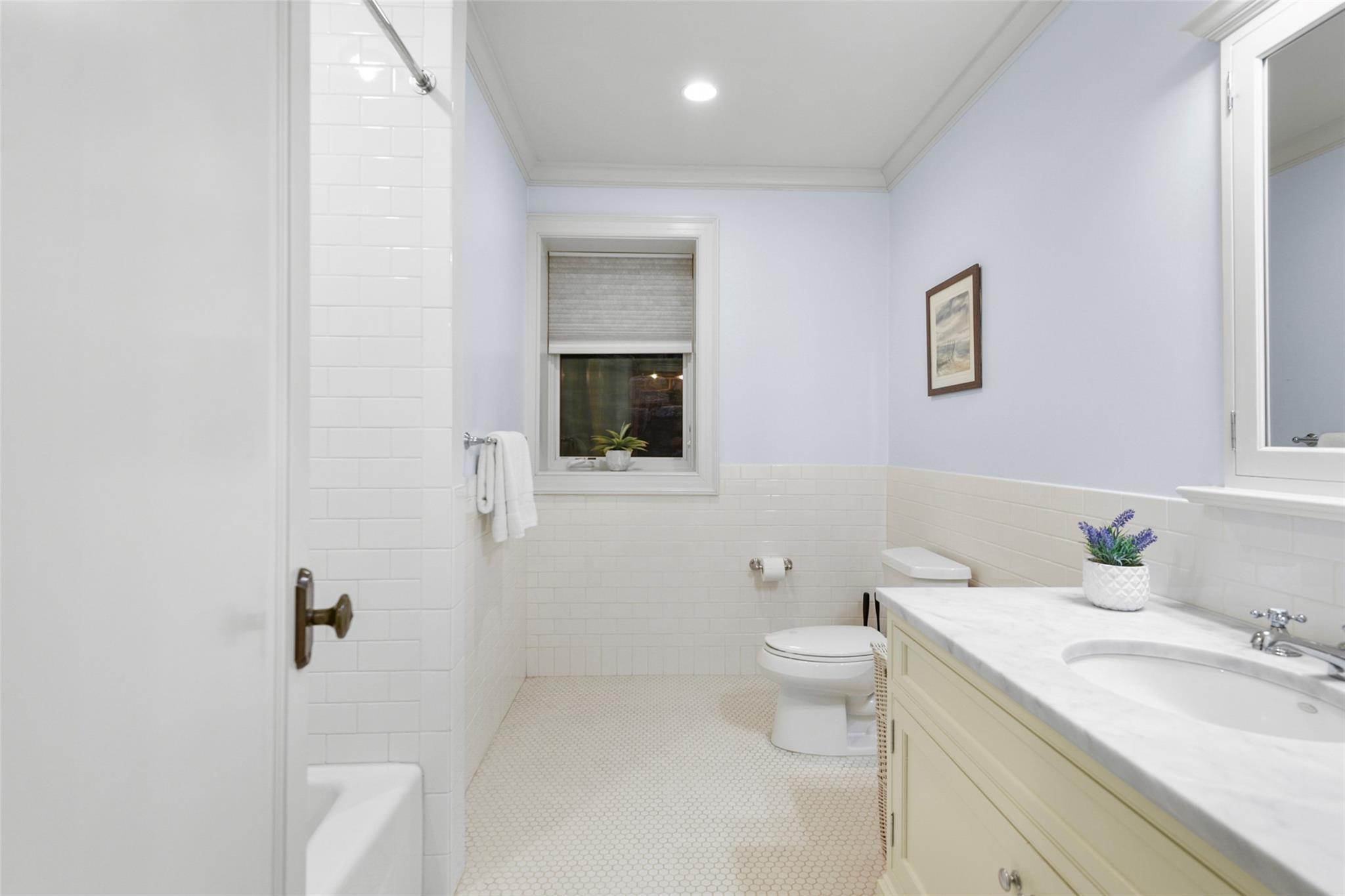 Single Family Murray Hill  Westchester County, NY 10583, MLS-824564-37