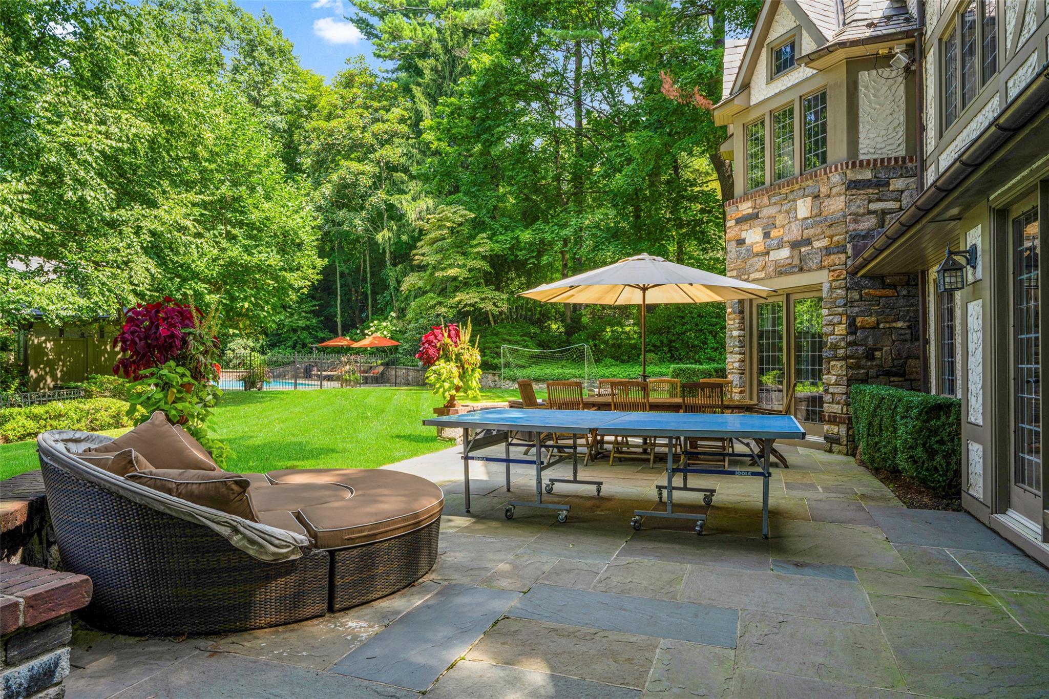 Single Family Murray Hill  Westchester County, NY 10583, MLS-824564-39