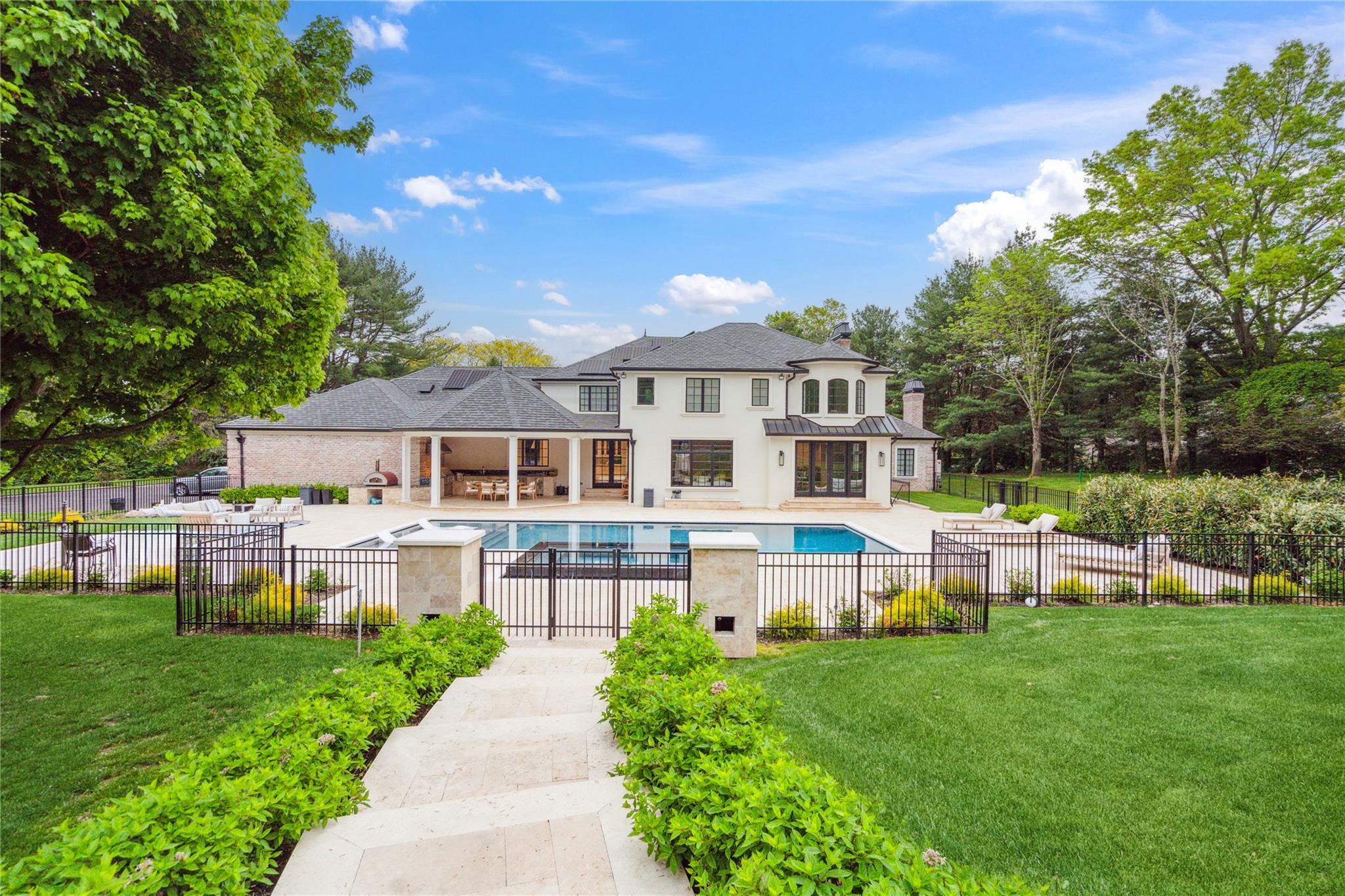 Single Family Longridge  Nassau County, NY 11545, MLS-824918-40