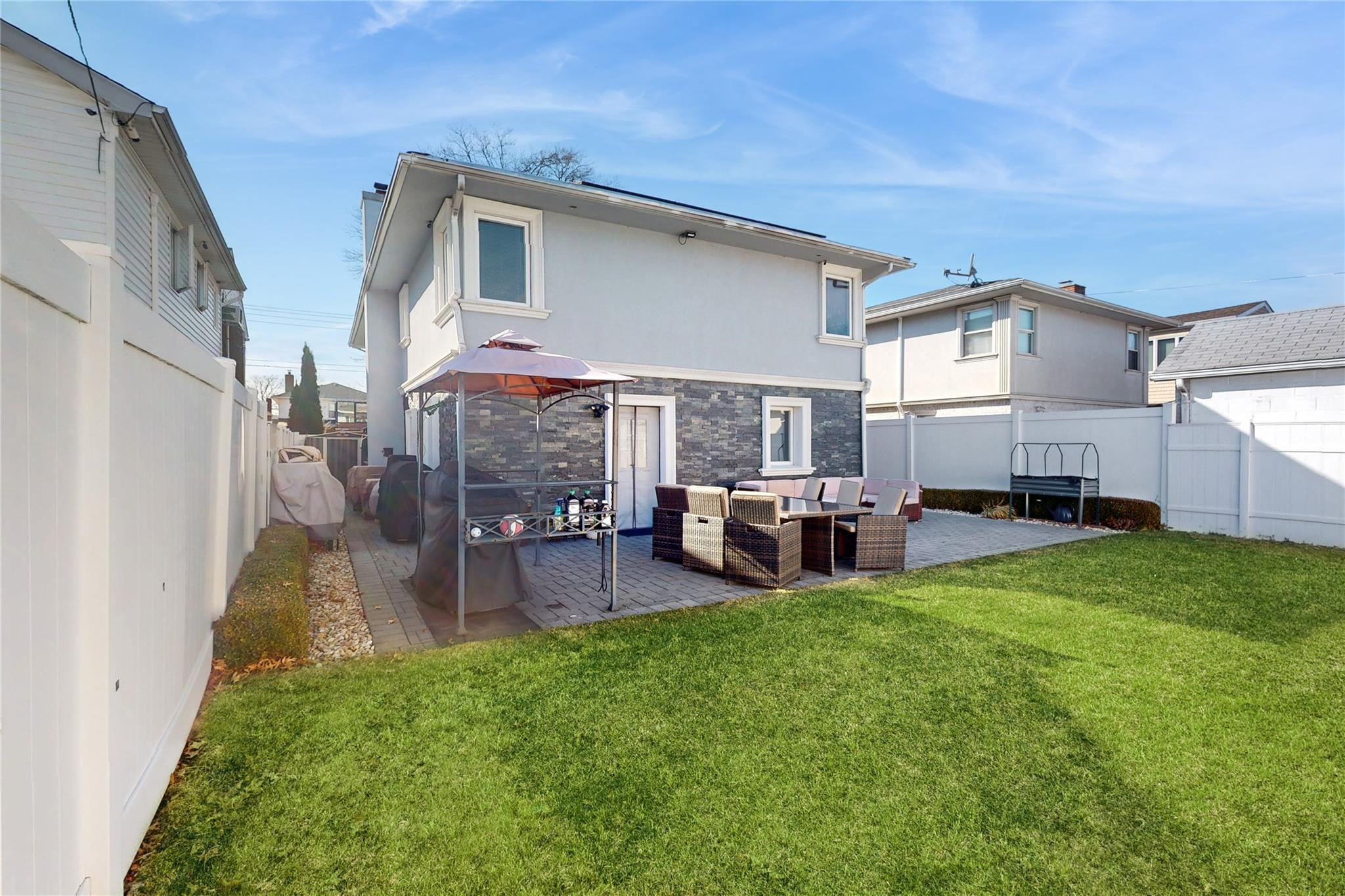 Single Family 90th  Queens, NY 11414, MLS-824950-26