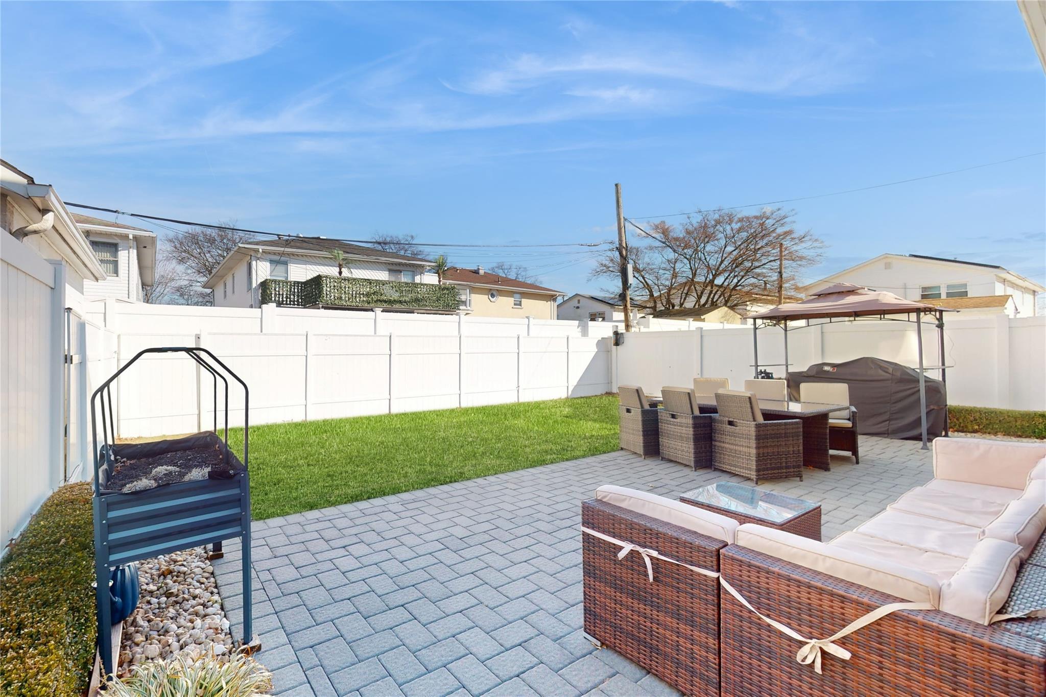 Single Family 90th  Queens, NY 11414, MLS-824950-27