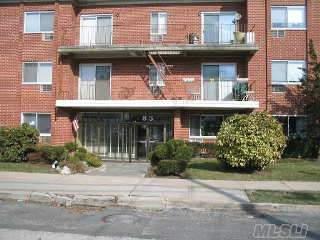 Apartment in Hempstead - S Centre  Nassau County, NY 11570