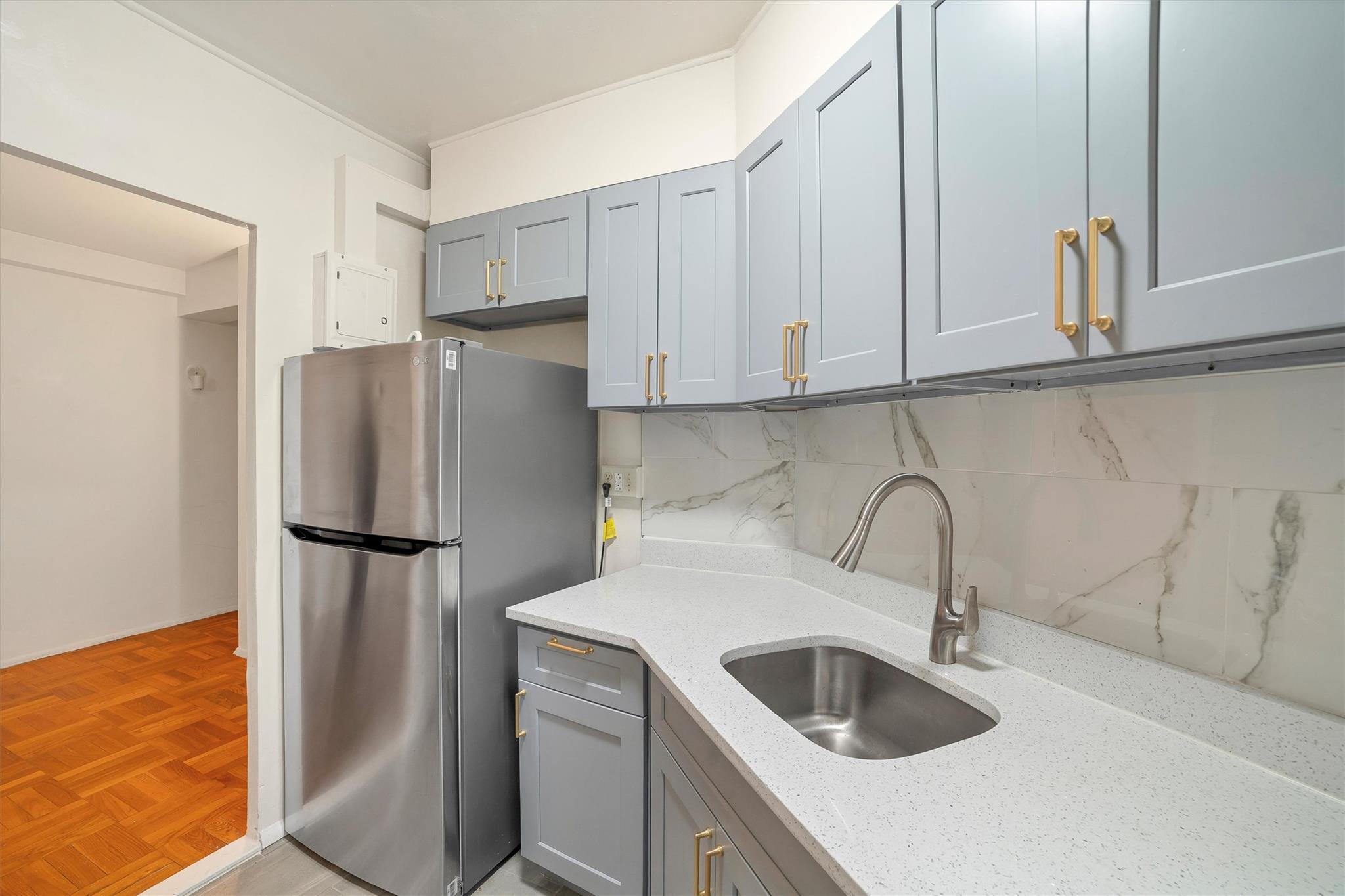Condo Purdy  Bronx, NY 10462, MLS-825017-16