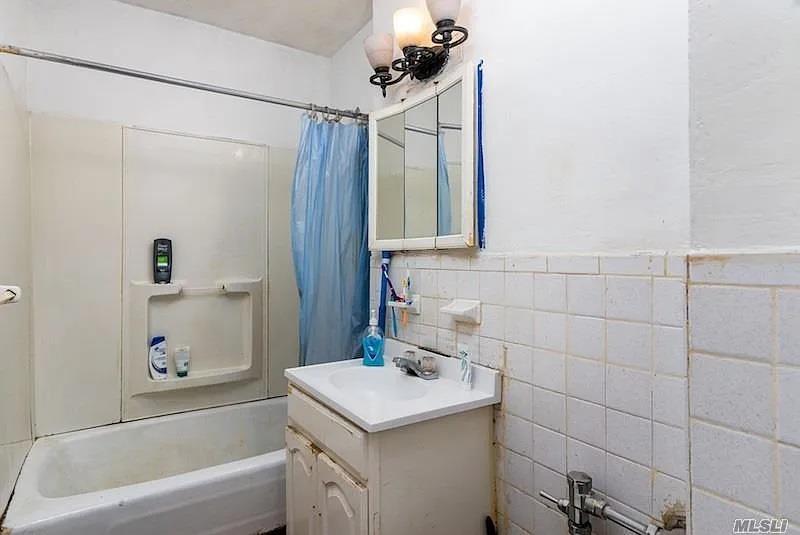 Coop 60th Avenue  Queens, NY 11373, MLS-825023-10
