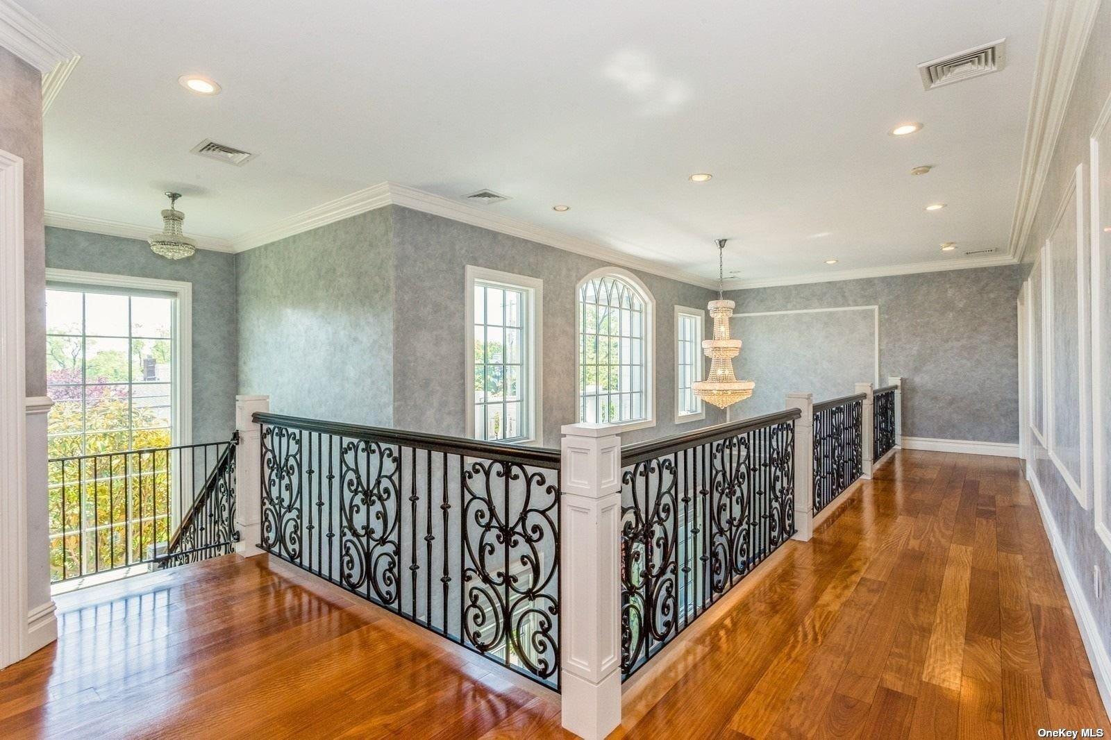Single Family Hewlett Neck  Nassau County, NY 11598, MLS-825060-17