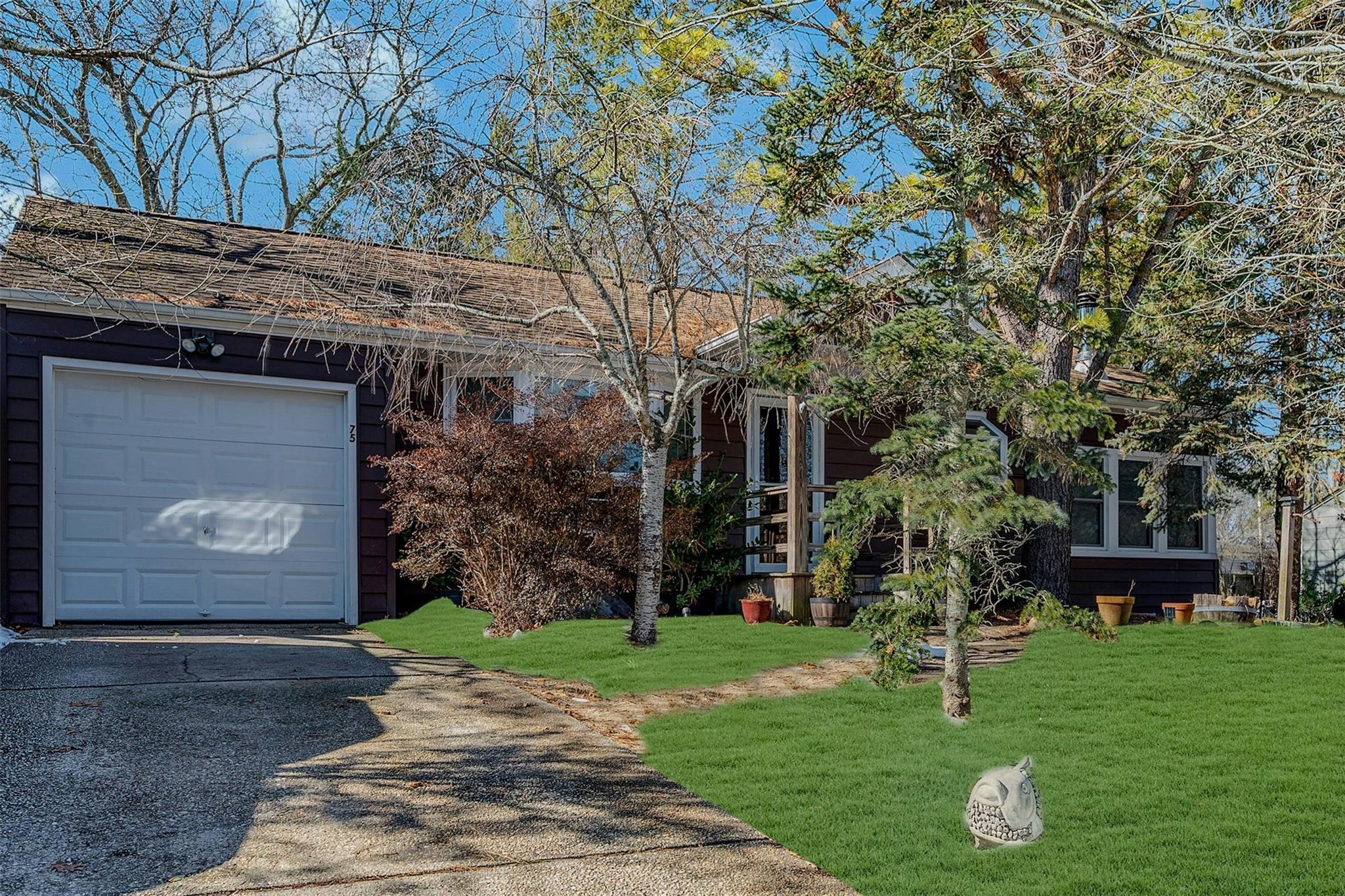 Single Family Royal  Suffolk County, NY 11901, MLS-825244-2
