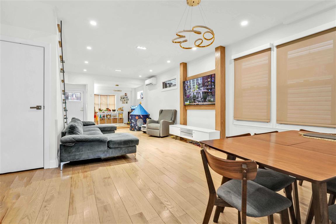 Single Family 124  Queens, NY 11415, MLS-825267-11