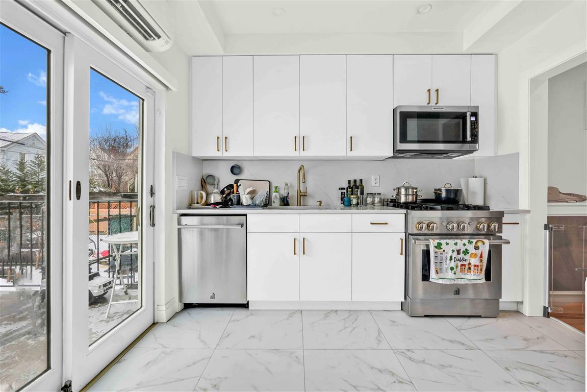 Single Family 124  Queens, NY 11415, MLS-825267-14