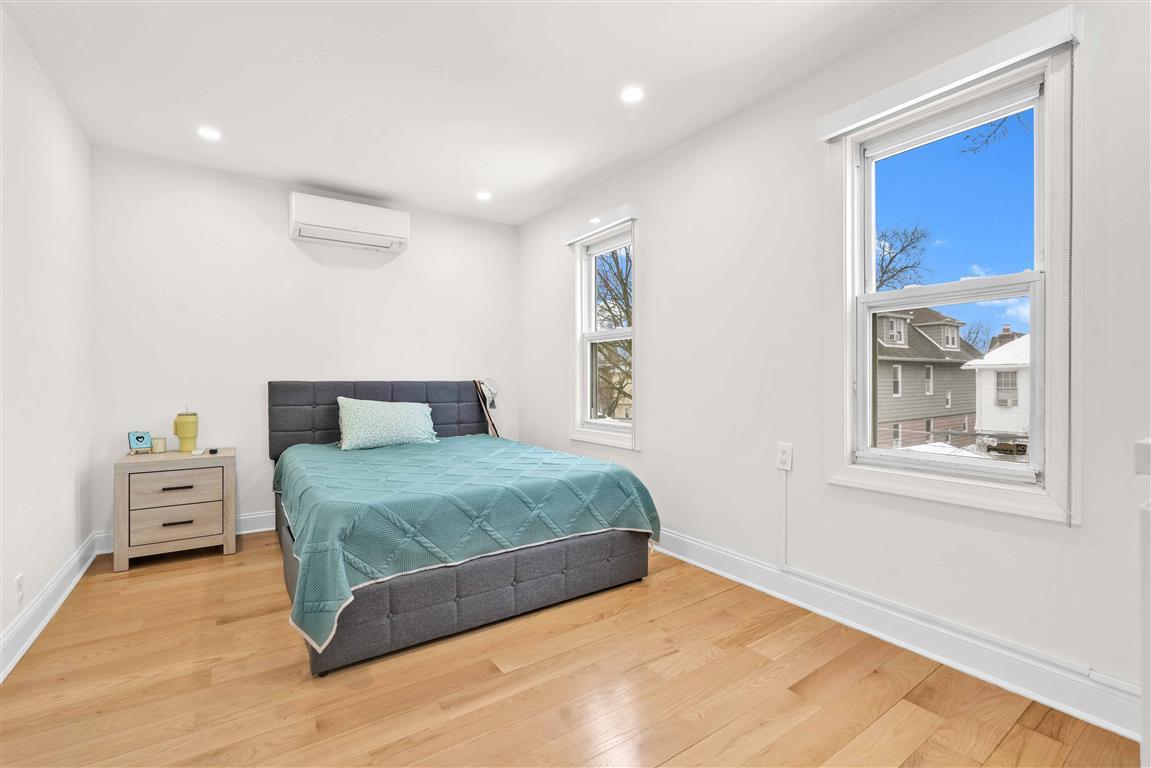Single Family 124  Queens, NY 11415, MLS-825267-24