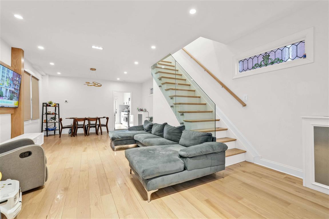 Single Family 124  Queens, NY 11415, MLS-825267-7