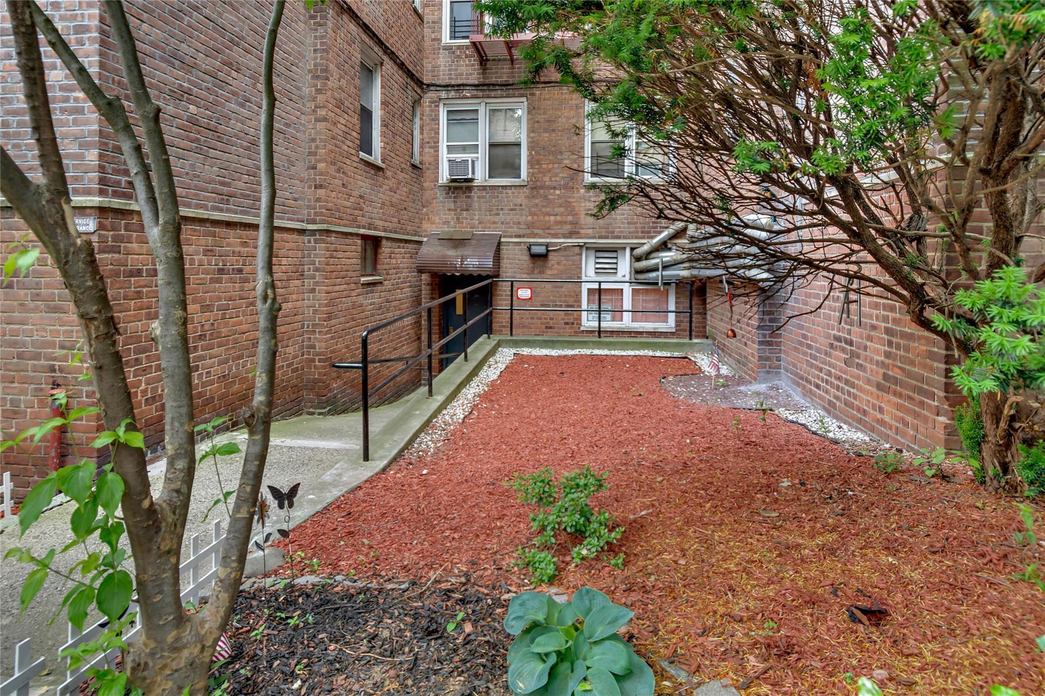 Coop Webster Ave.  Bronx, NY 10470, MLS-825340-3