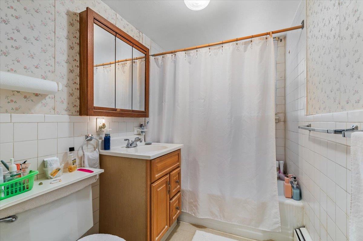 Single Family Ponquogue  Suffolk County, NY 11946, MLS-825496-28