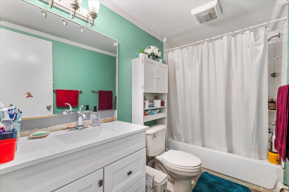 Single Family Ponquogue  Suffolk County, NY 11946, MLS-825496-7