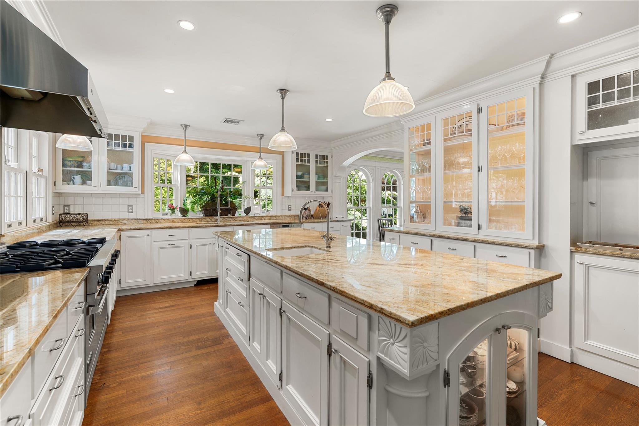 Single Family Hampshire Westchester County, NY 10708, MLS-825519-8