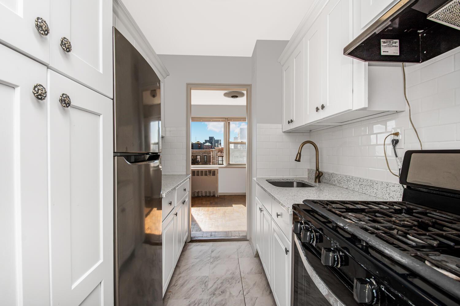 Coop Grand Concourse  Bronx, NY 10468, MLS-825523-4