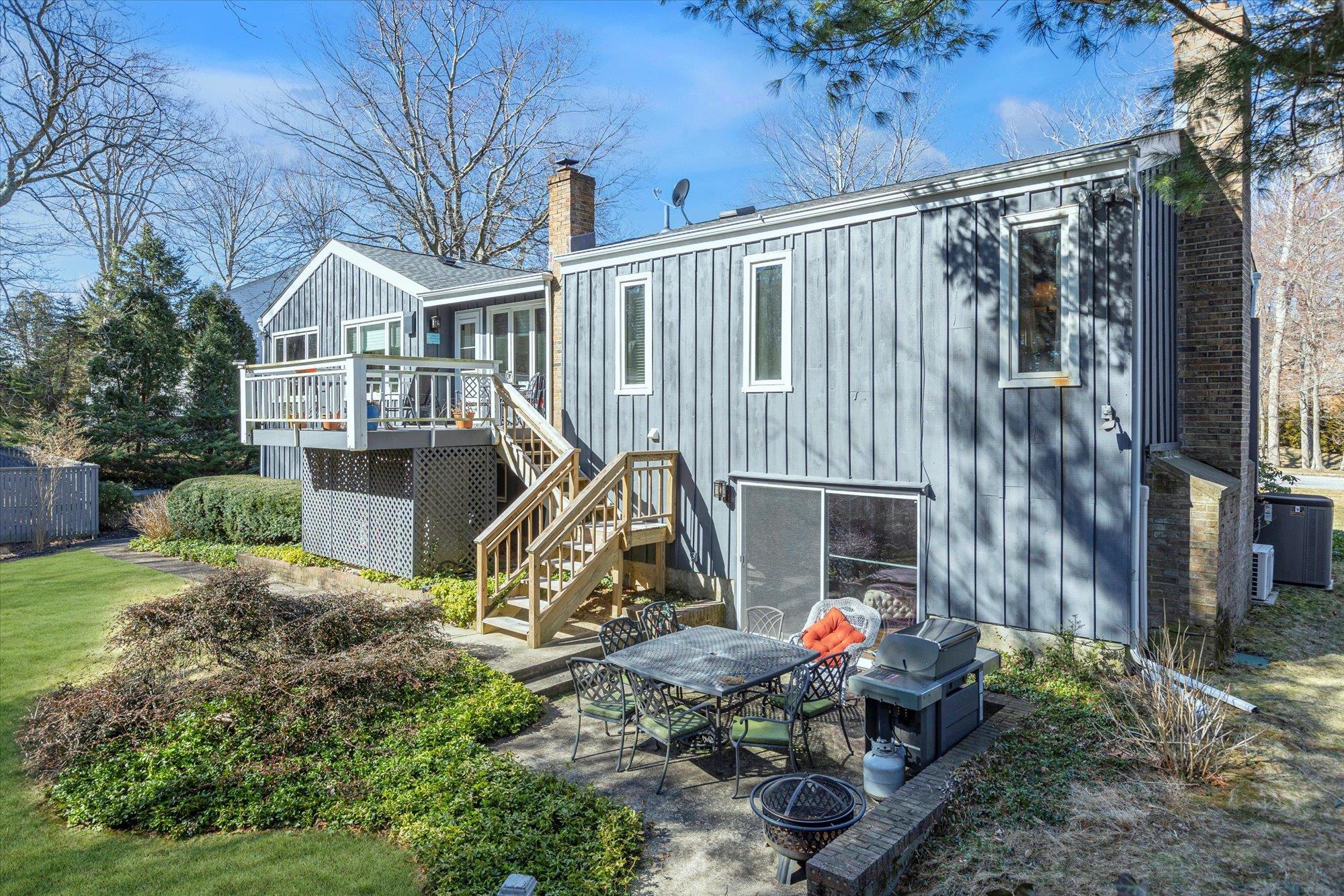 Single Family Linda  Suffolk County, NY 11901, MLS-825550-24