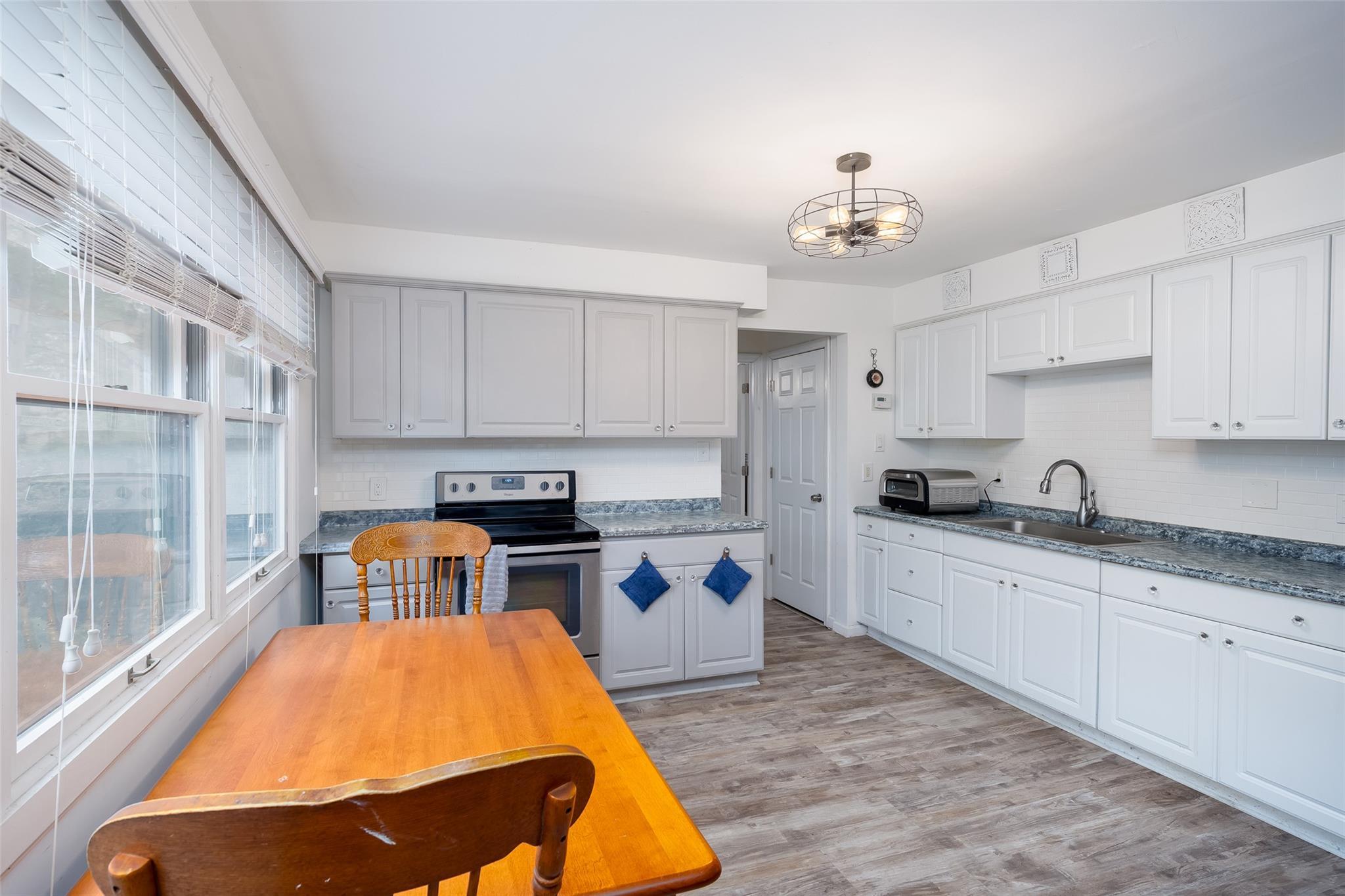 Single Family Shamrock  Suffolk County, NY 11778, MLS-825596-33