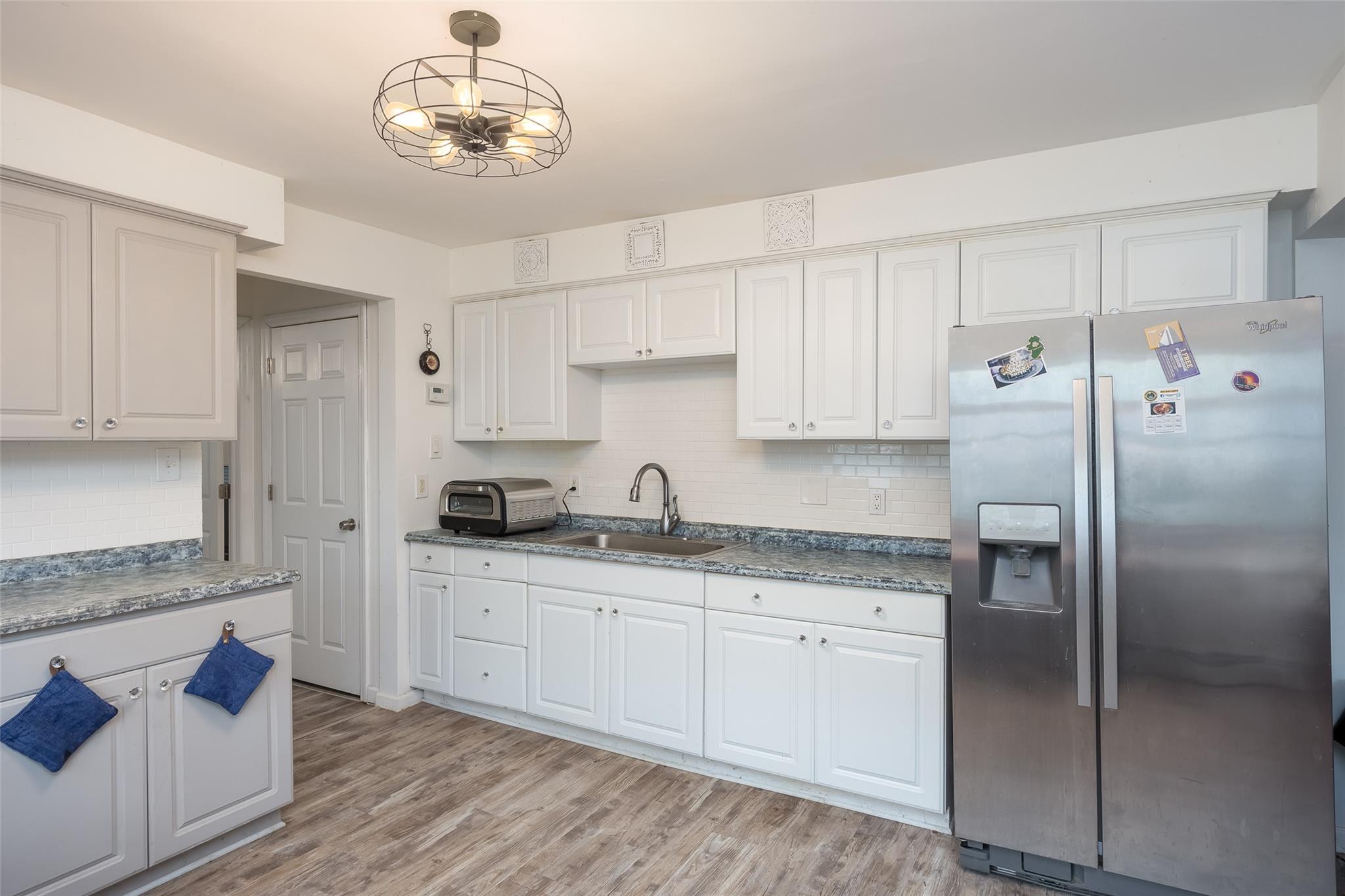 Single Family Shamrock  Suffolk County, NY 11778, MLS-825596-34