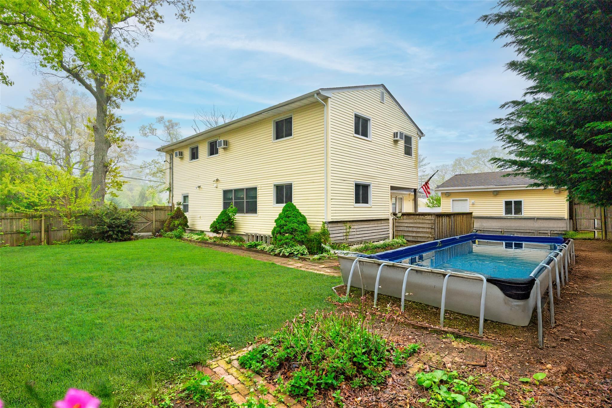 Single Family Shamrock  Suffolk County, NY 11778, MLS-825596-40