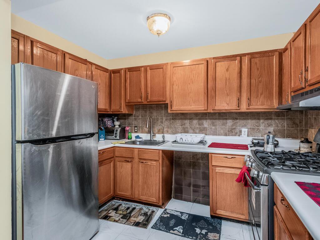 Single Family 181st  Bronx, NY 10457, MLS-825610-17