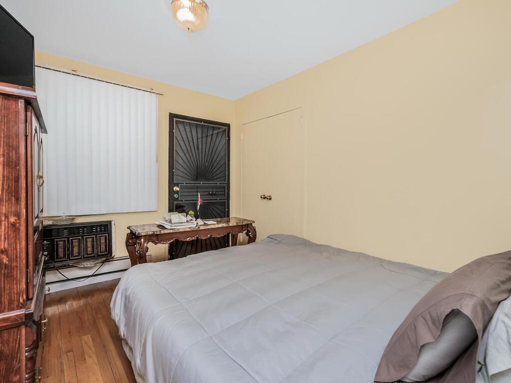 Single Family 181st  Bronx, NY 10457, MLS-825610-18