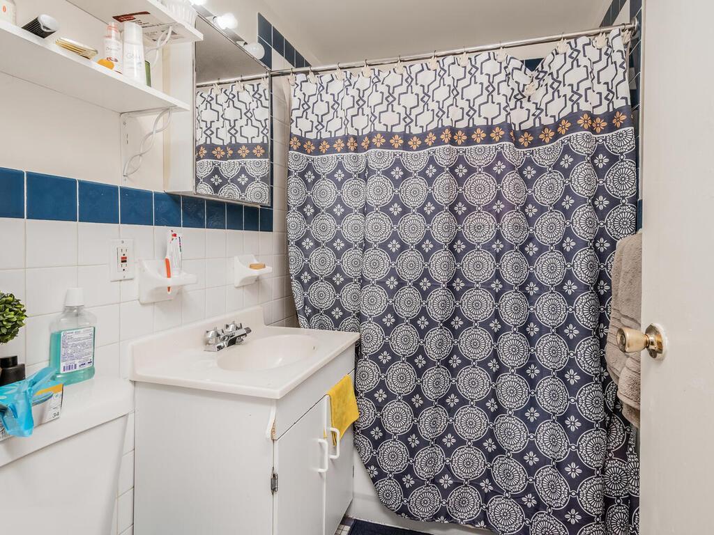 Single Family 181st  Bronx, NY 10457, MLS-825610-19