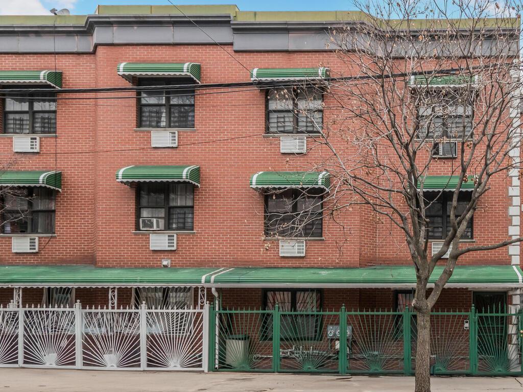 Single Family 181st  Bronx, NY 10457, MLS-825610-2