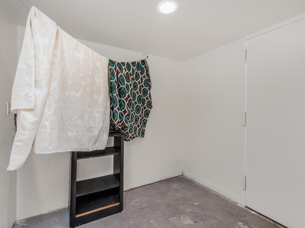 Single Family 181st  Bronx, NY 10457, MLS-825610-23