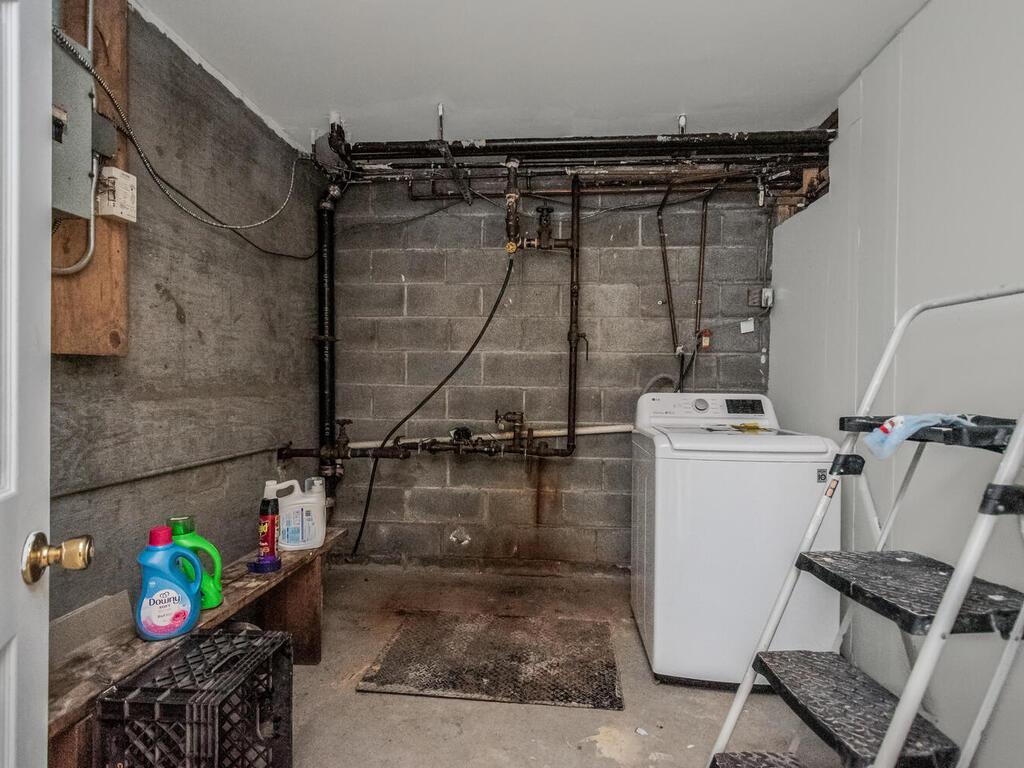 Single Family 181st  Bronx, NY 10457, MLS-825610-25