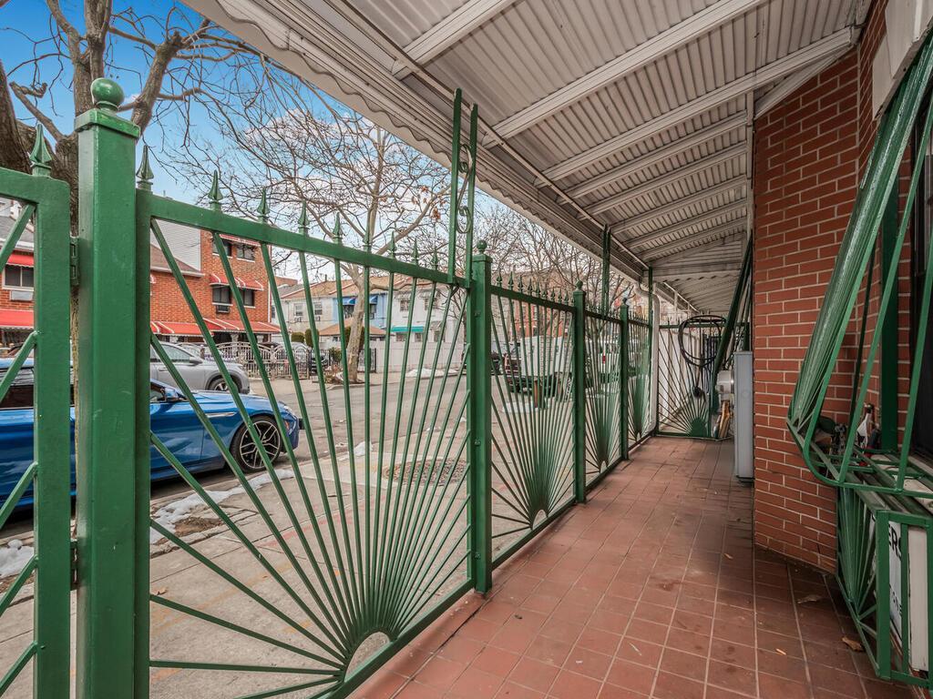 Single Family 181st  Bronx, NY 10457, MLS-825610-28