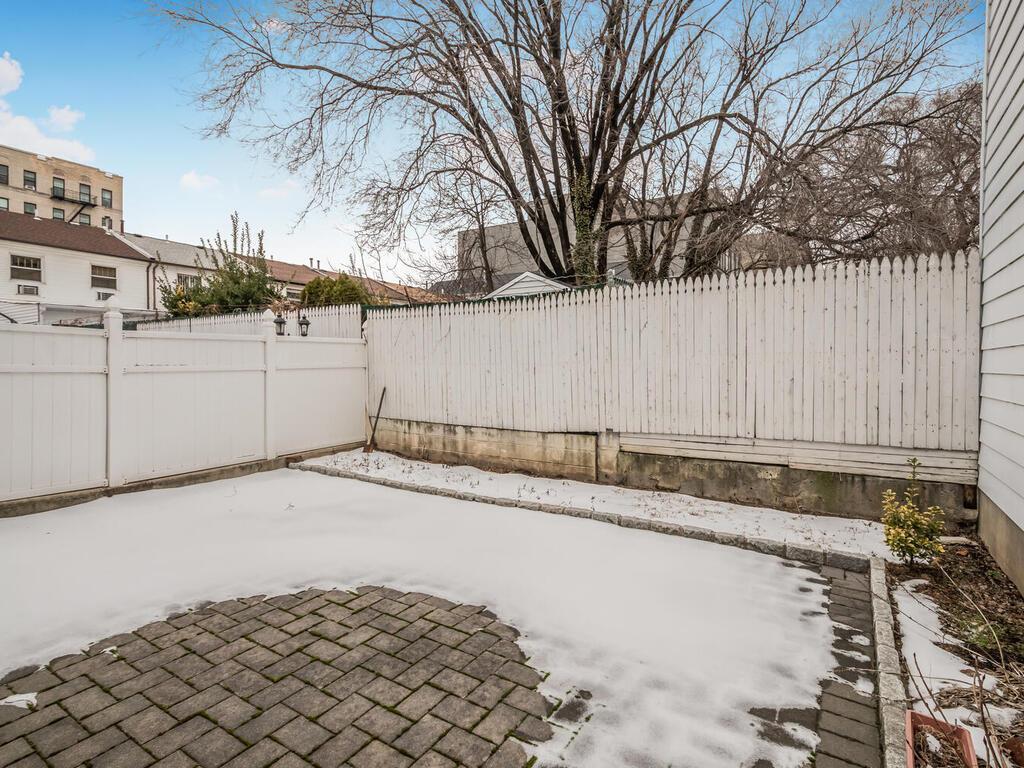 Single Family 181st  Bronx, NY 10457, MLS-825610-30