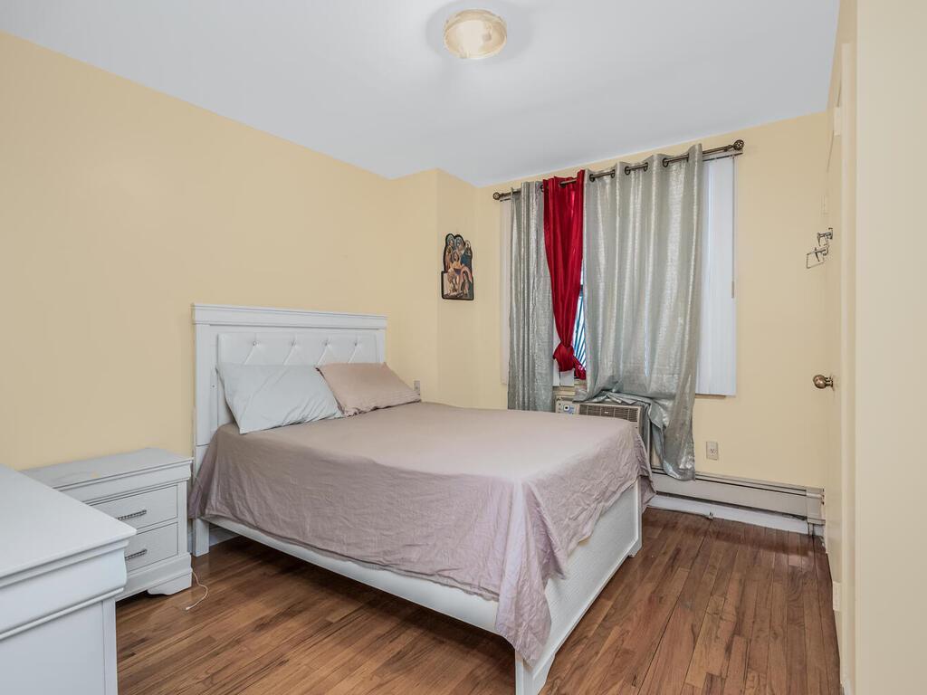 Single Family 181st  Bronx, NY 10457, MLS-825610-8