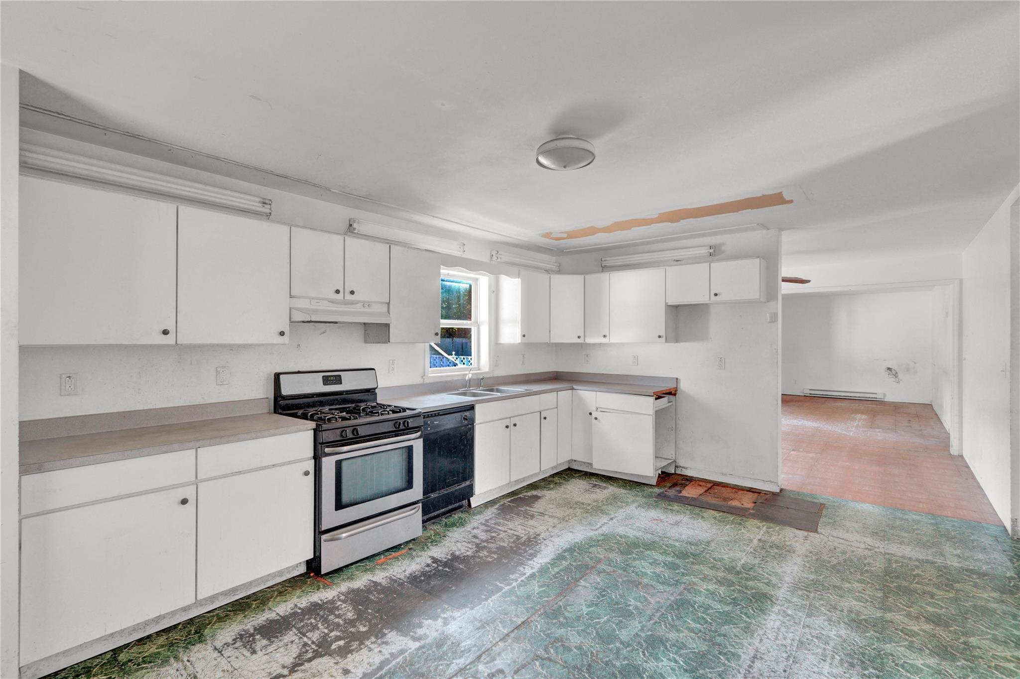 Single Family Magee  Suffolk County, NY 11968, MLS-825679-15