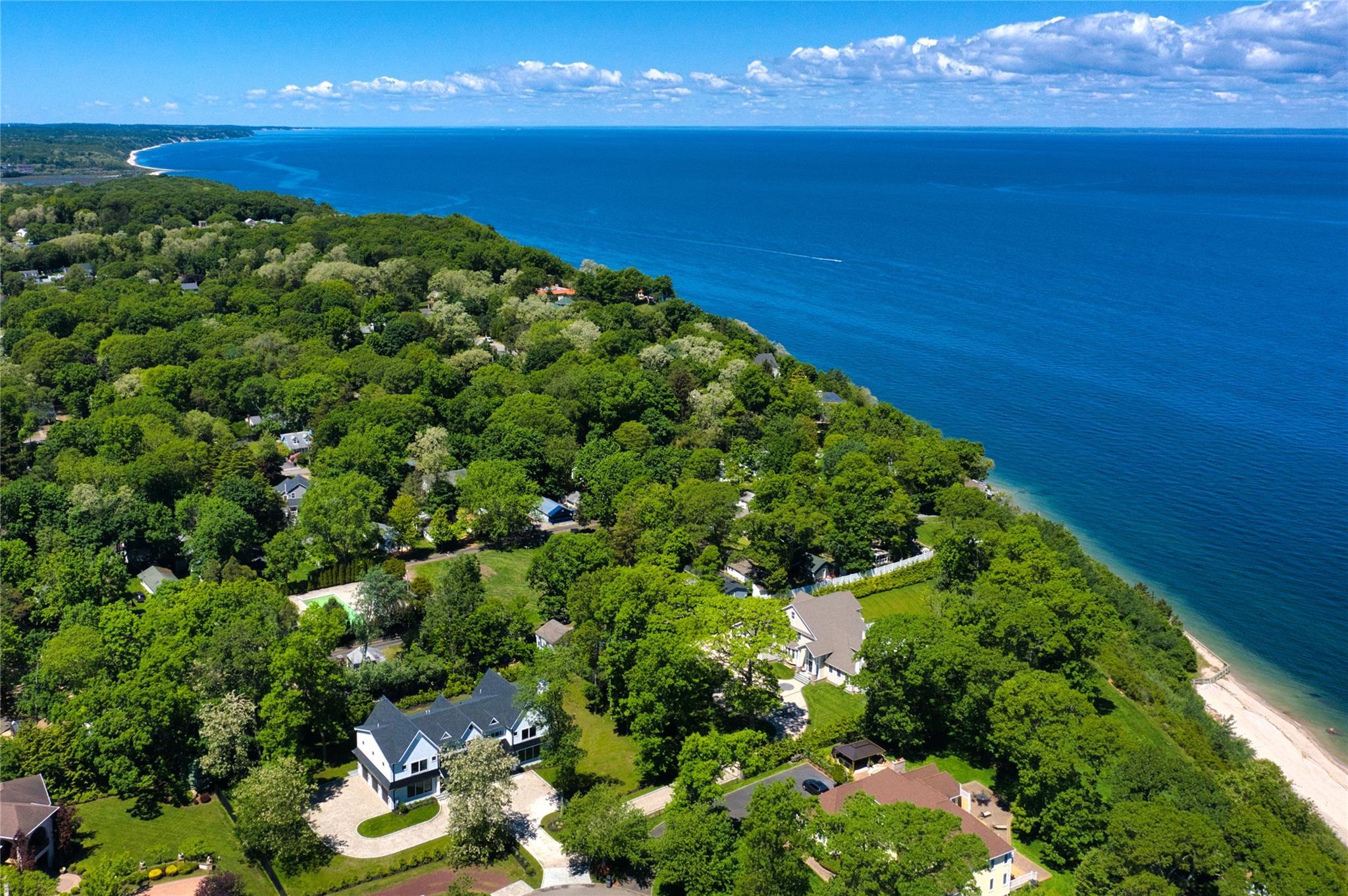 Single Family Crescent  Suffolk County, NY 11792, MLS-825685-12