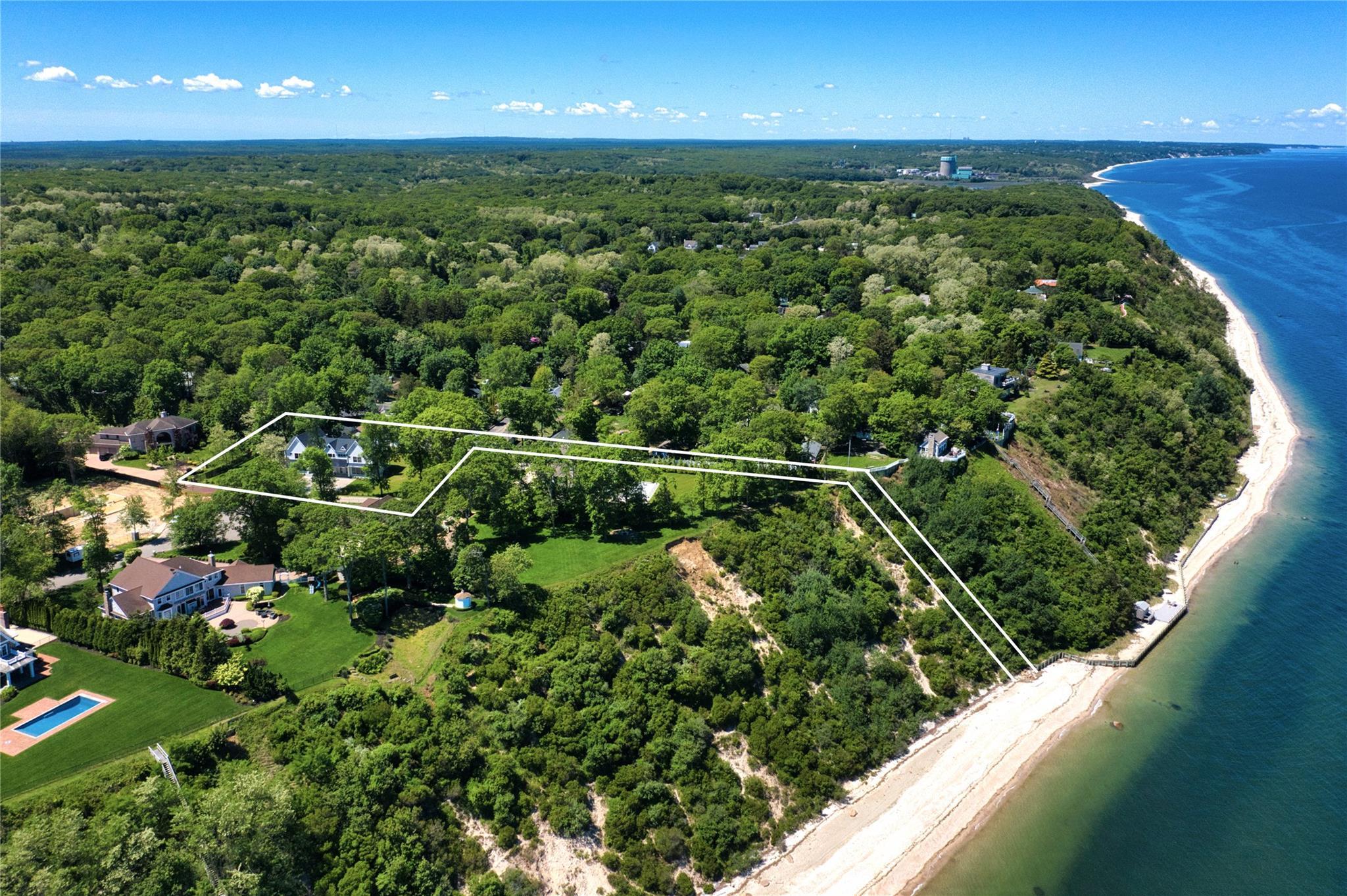 Single Family Crescent  Suffolk County, NY 11792, MLS-825685-3