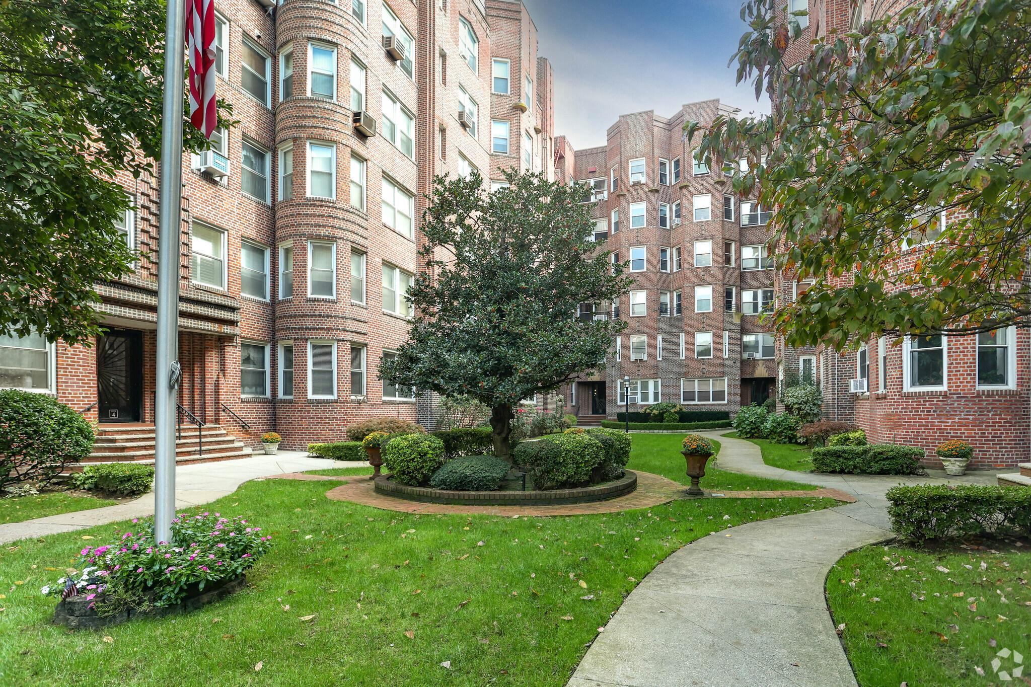 Coop Shore  Brooklyn, NY 11209, MLS-825726-9