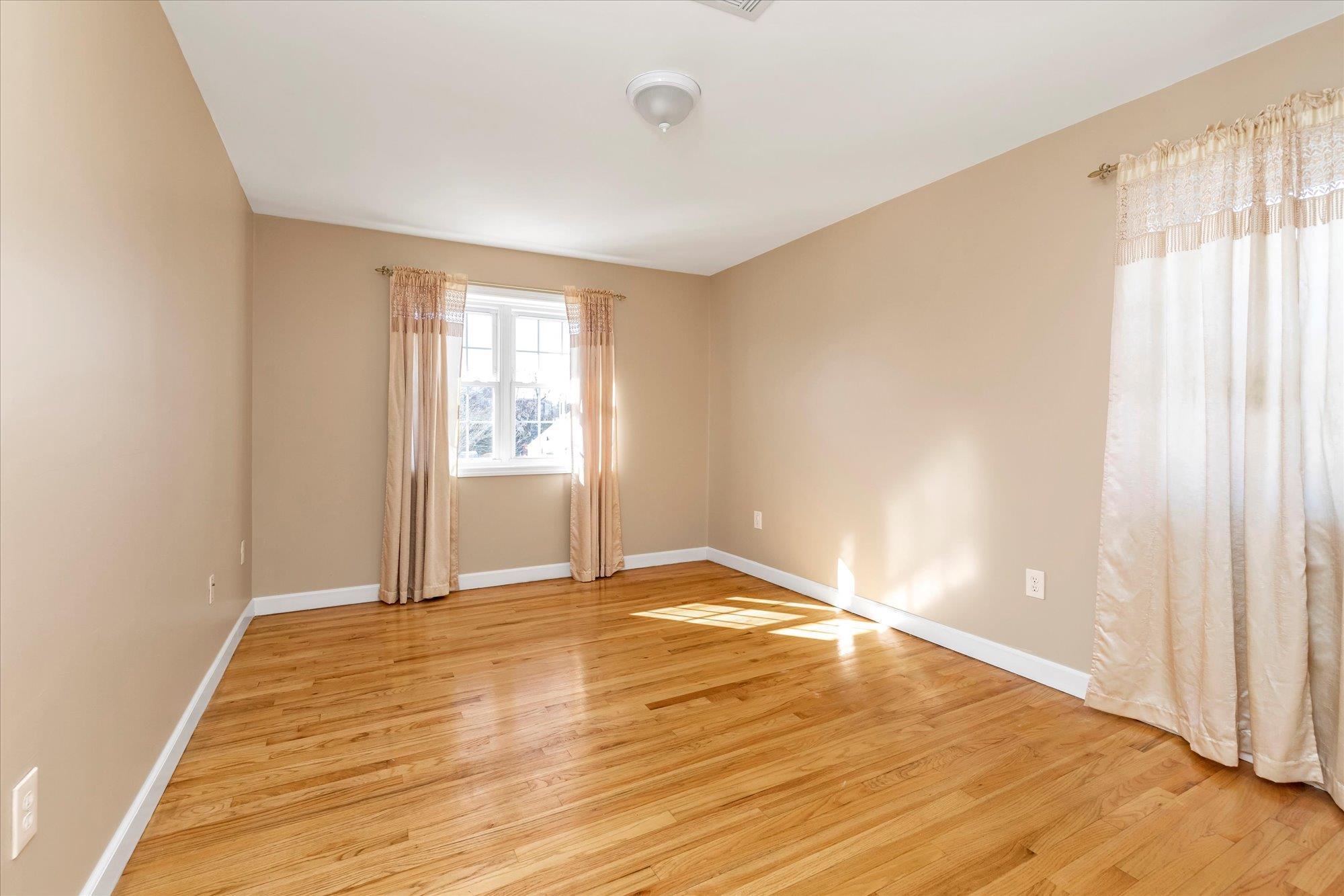 Single Family Lloyd  Nassau County, NY 11554, MLS-825750-16