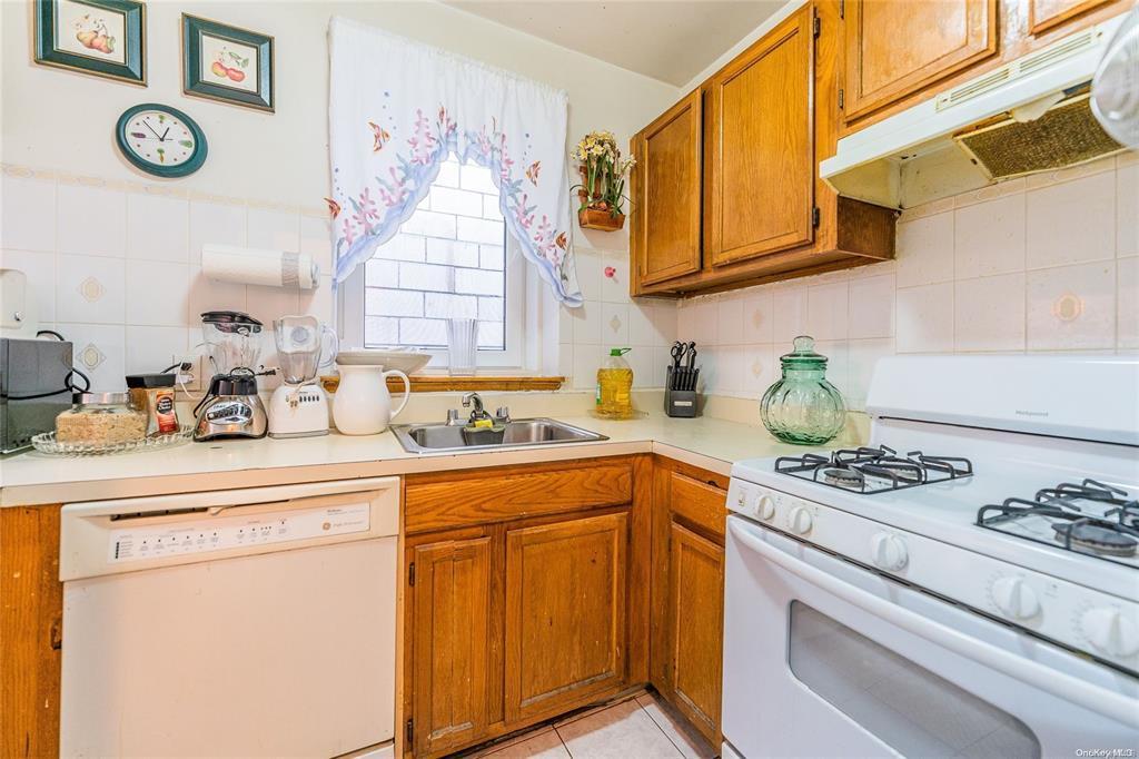 Coop Fox  Bronx, NY 10459, MLS-825825-12