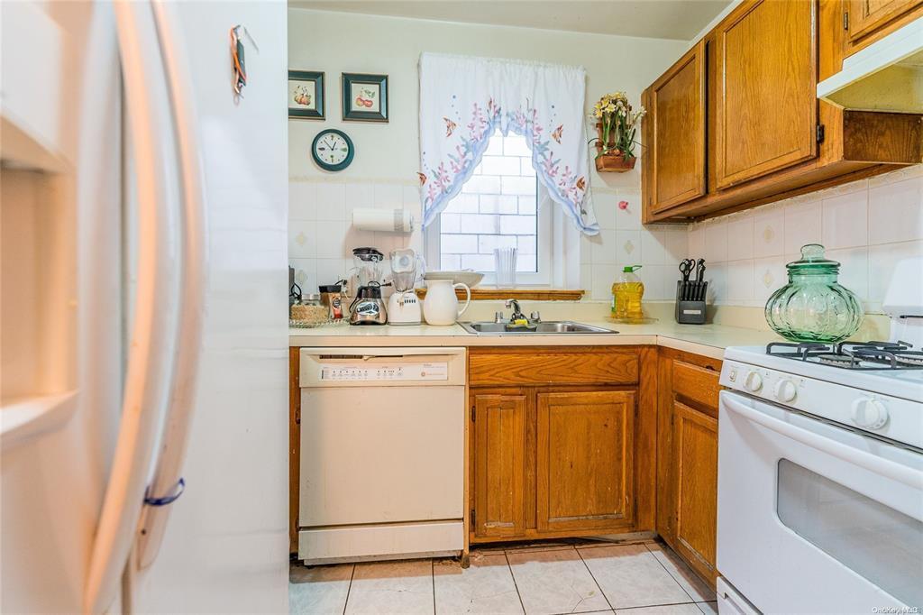 Coop Fox  Bronx, NY 10459, MLS-825825-9