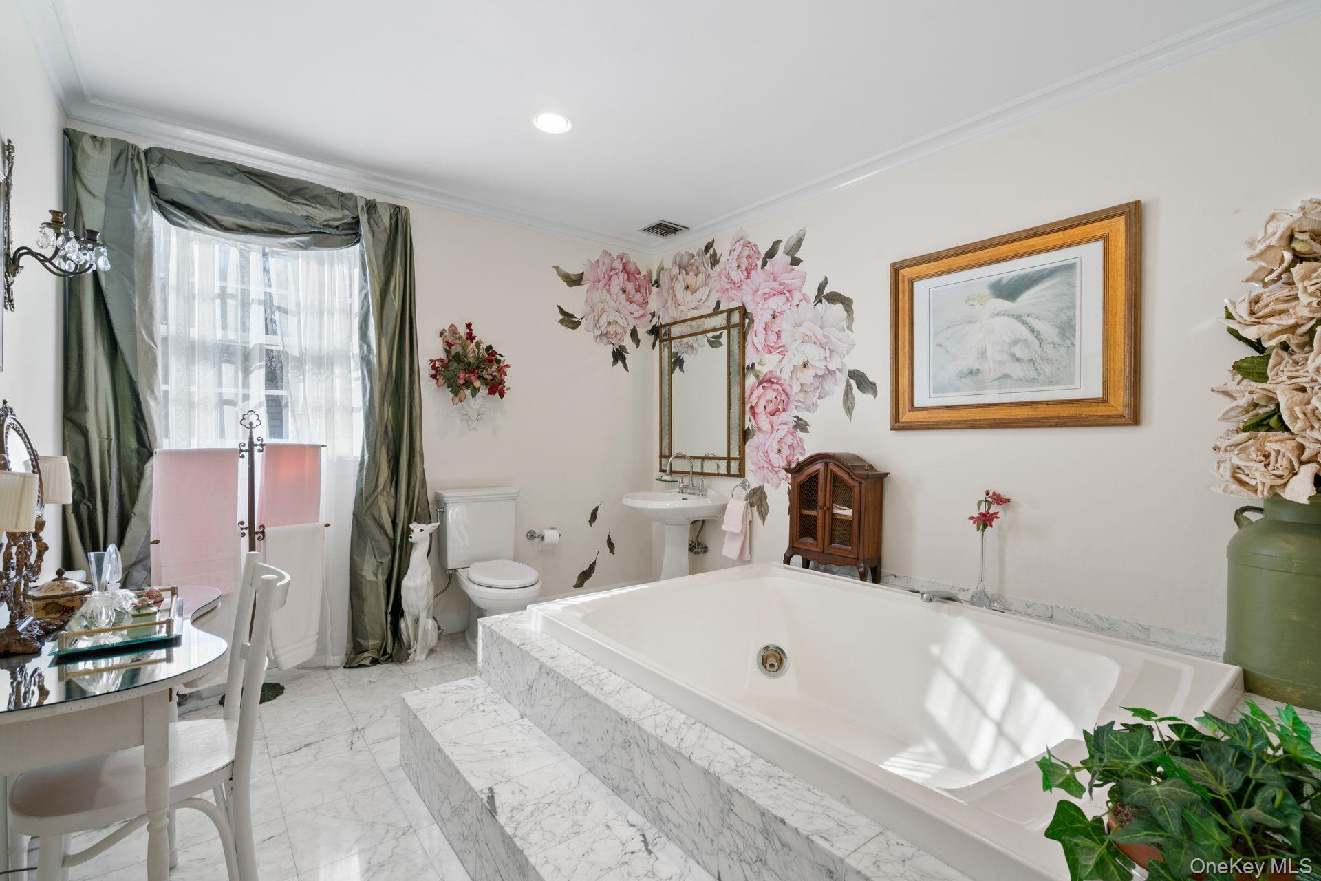 Single Family Stonegate Nassau County, NY 11545, MLS-825827-24