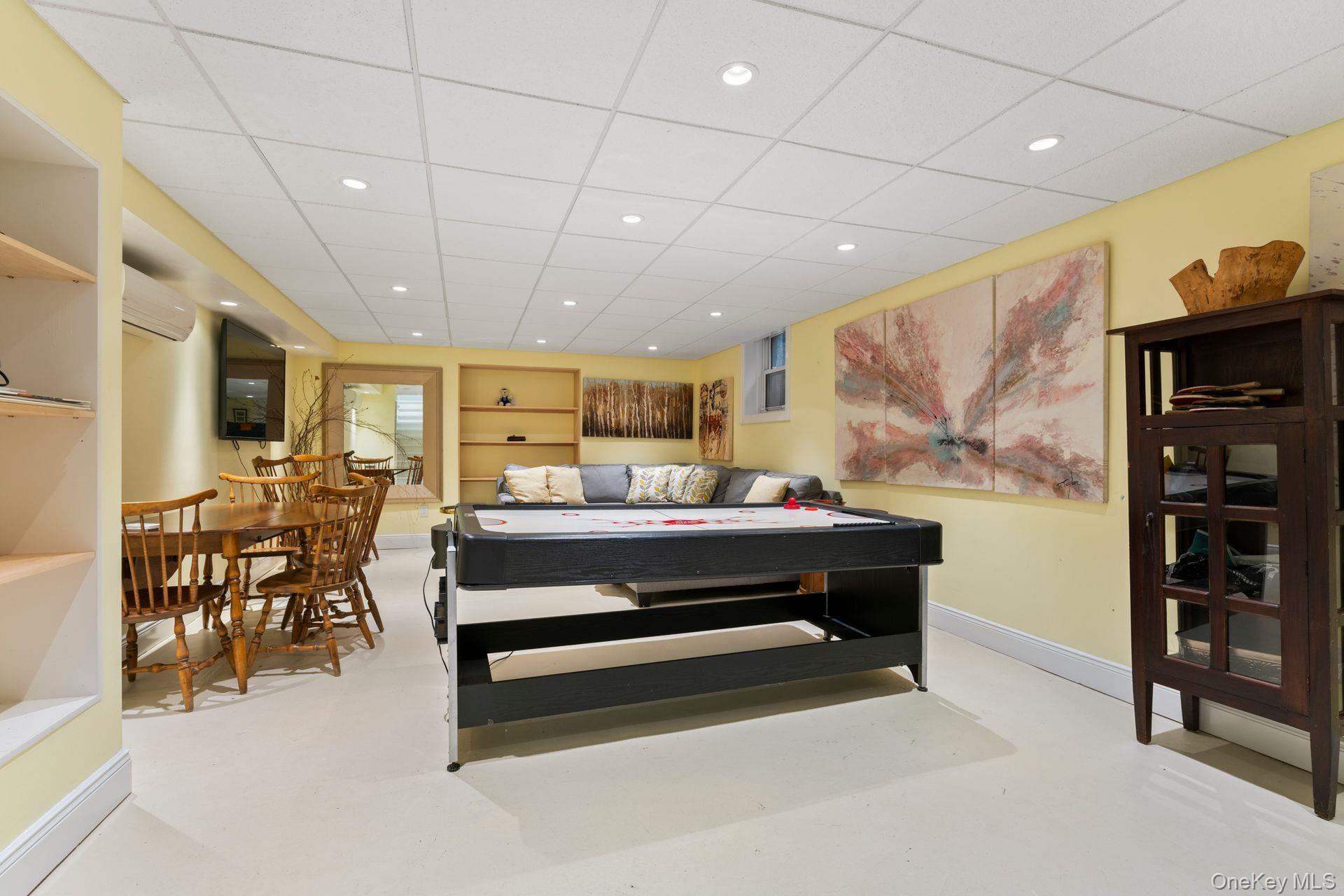 Single Family Stonegate Nassau County, NY 11545, MLS-825827-32