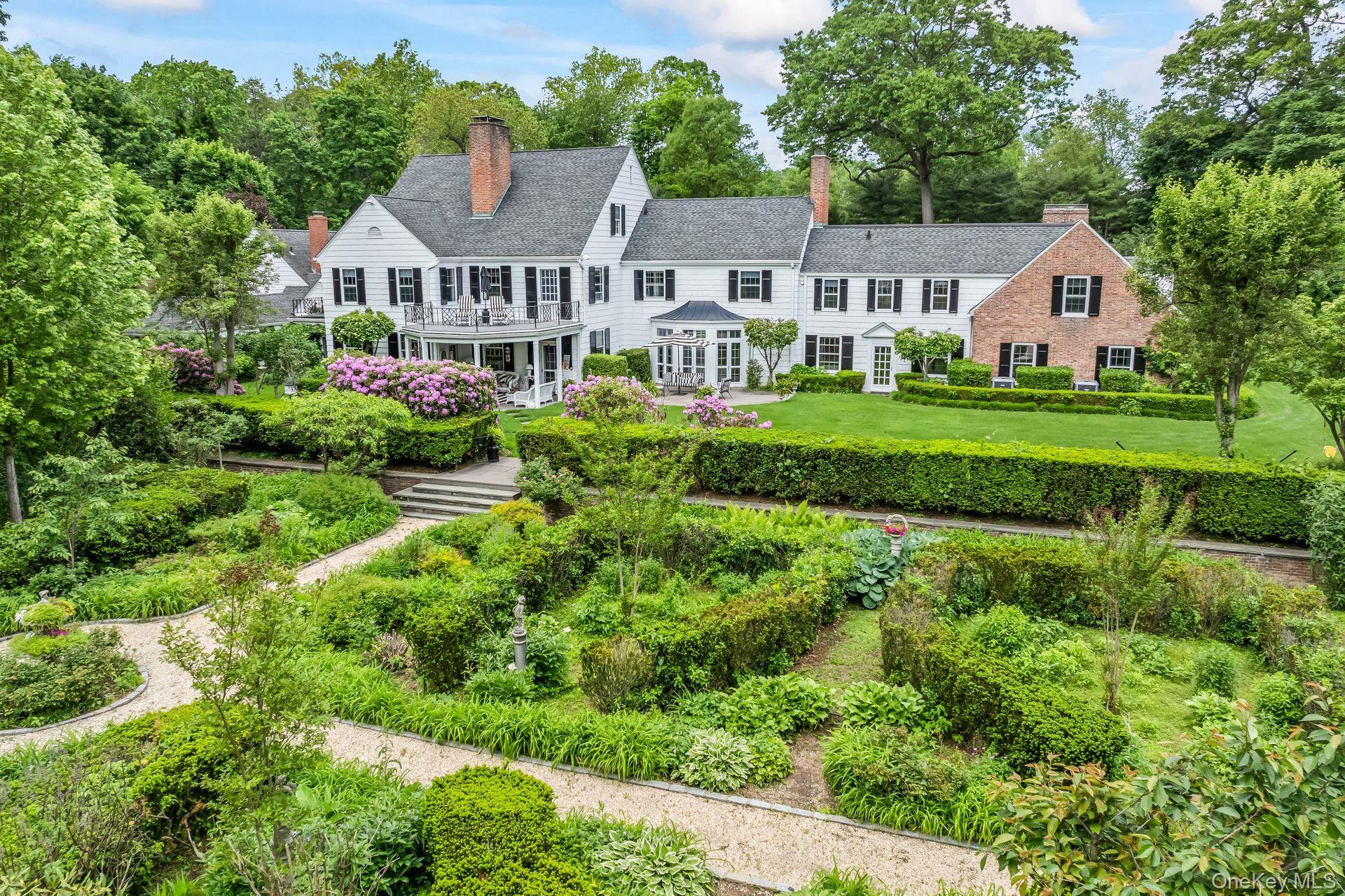 Single Family Stonegate Nassau County, NY 11545, MLS-825827-33