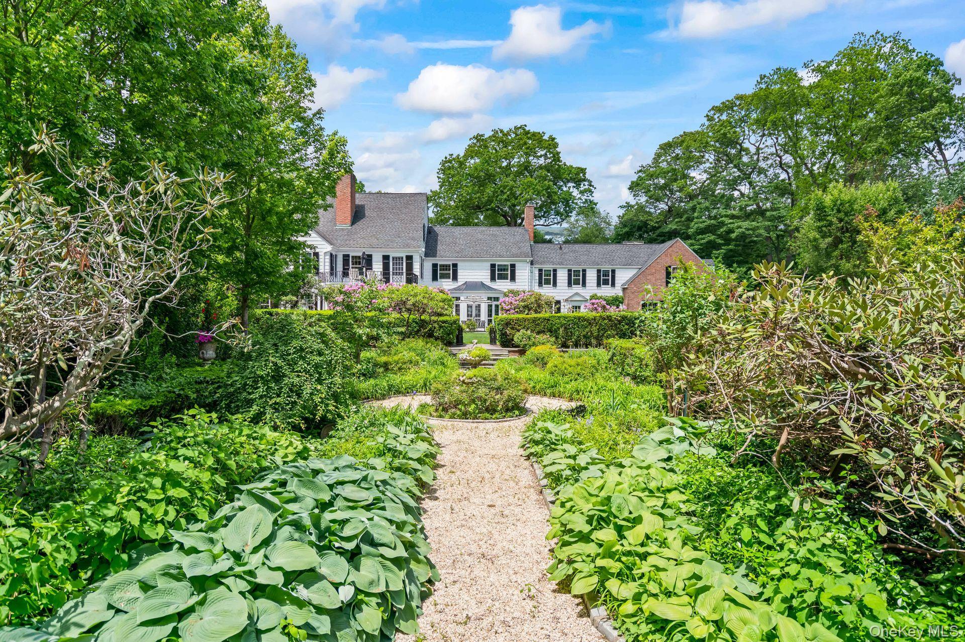 Single Family Stonegate  Nassau County, NY 11545, MLS-825827-50