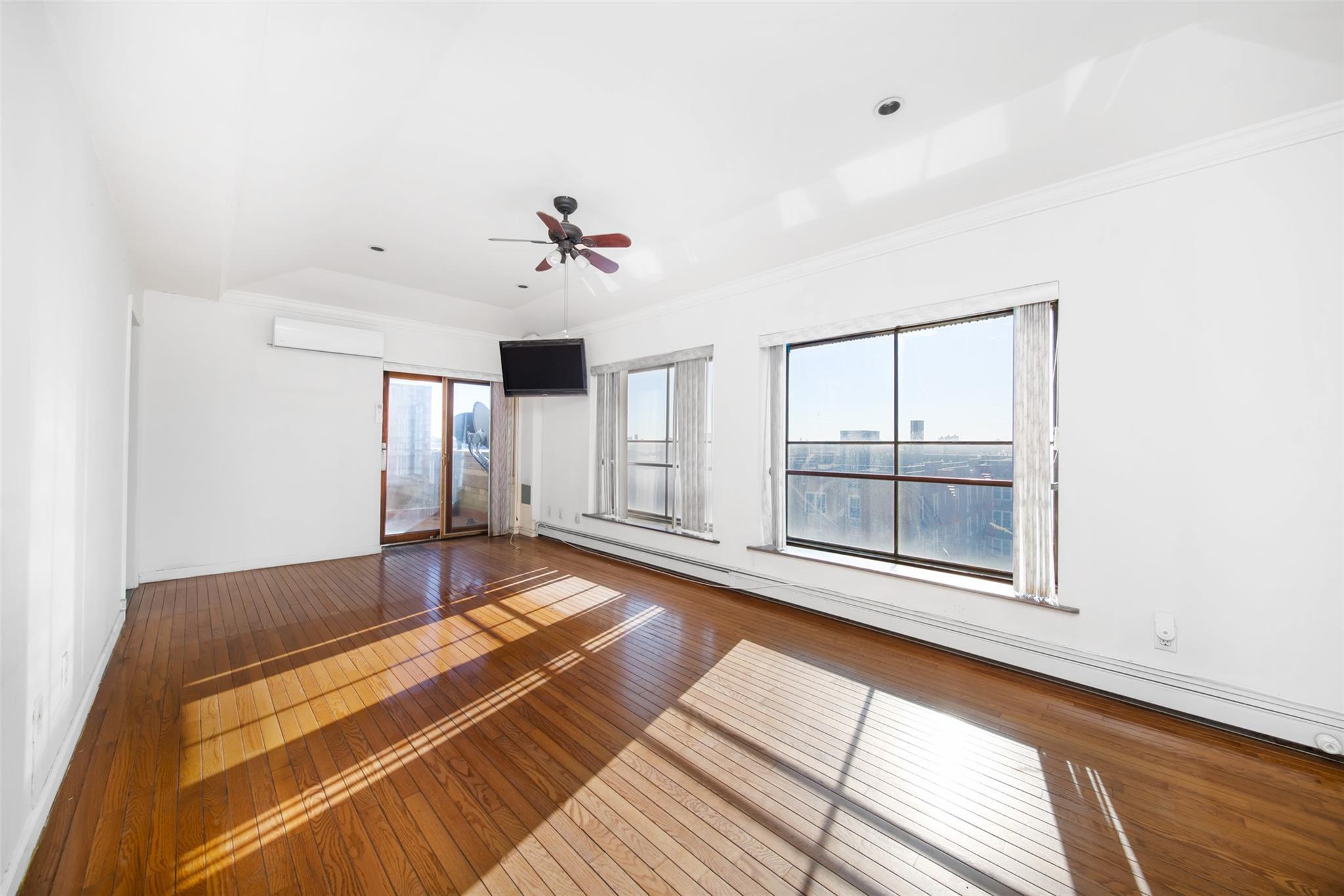 Single Family Colden  Queens, NY 11355, MLS-825858-16