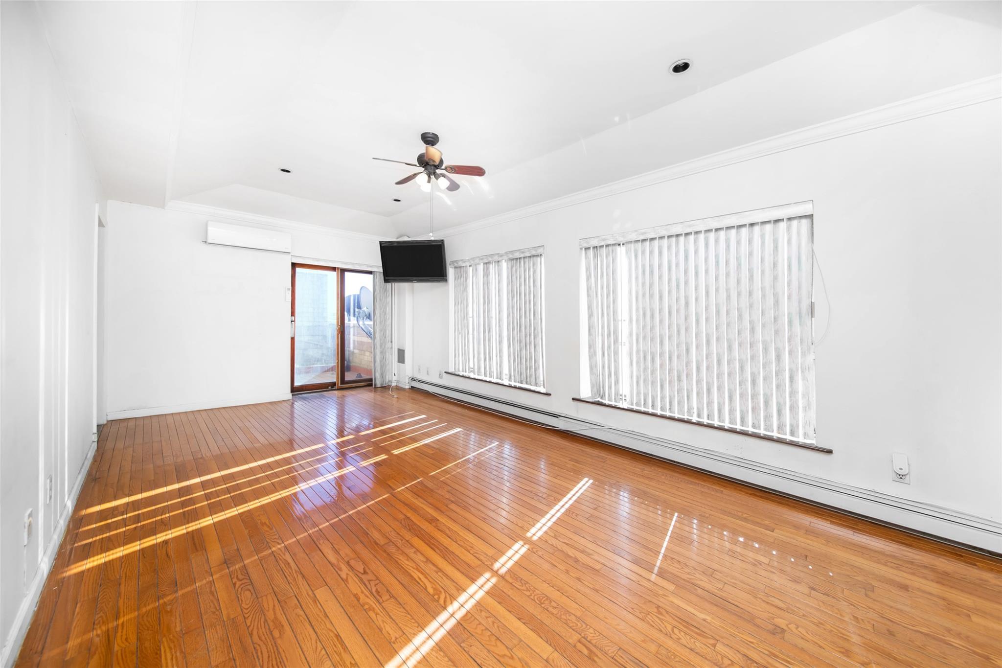 Single Family Colden  Queens, NY 11355, MLS-825858-18