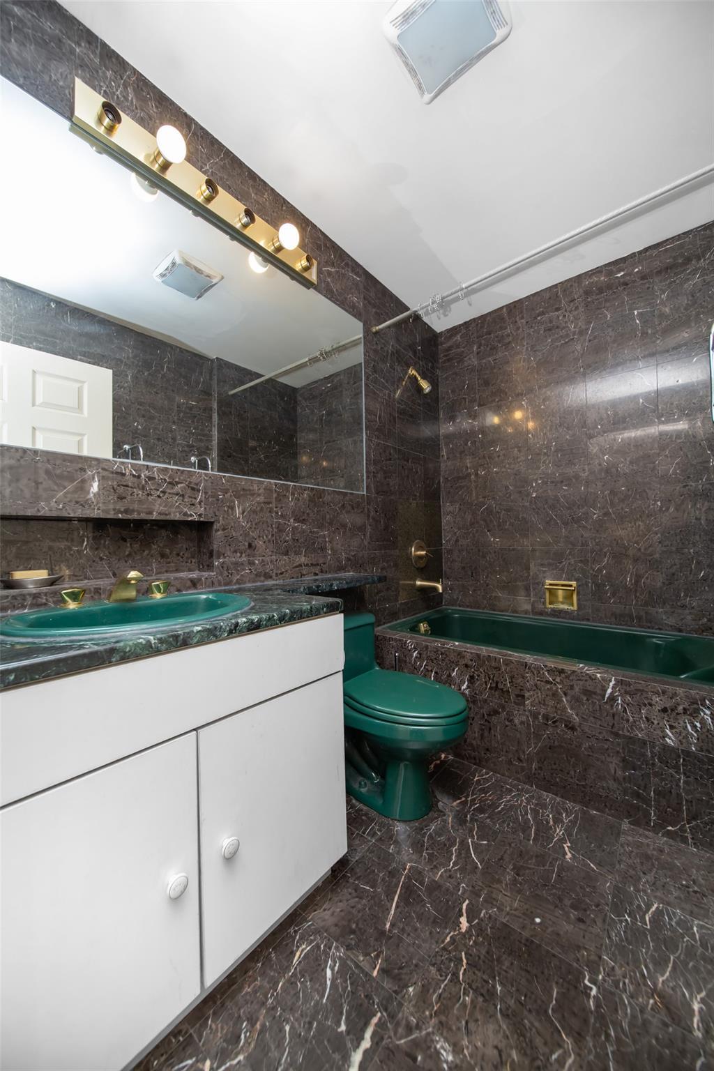Single Family Colden  Queens, NY 11355, MLS-825858-23