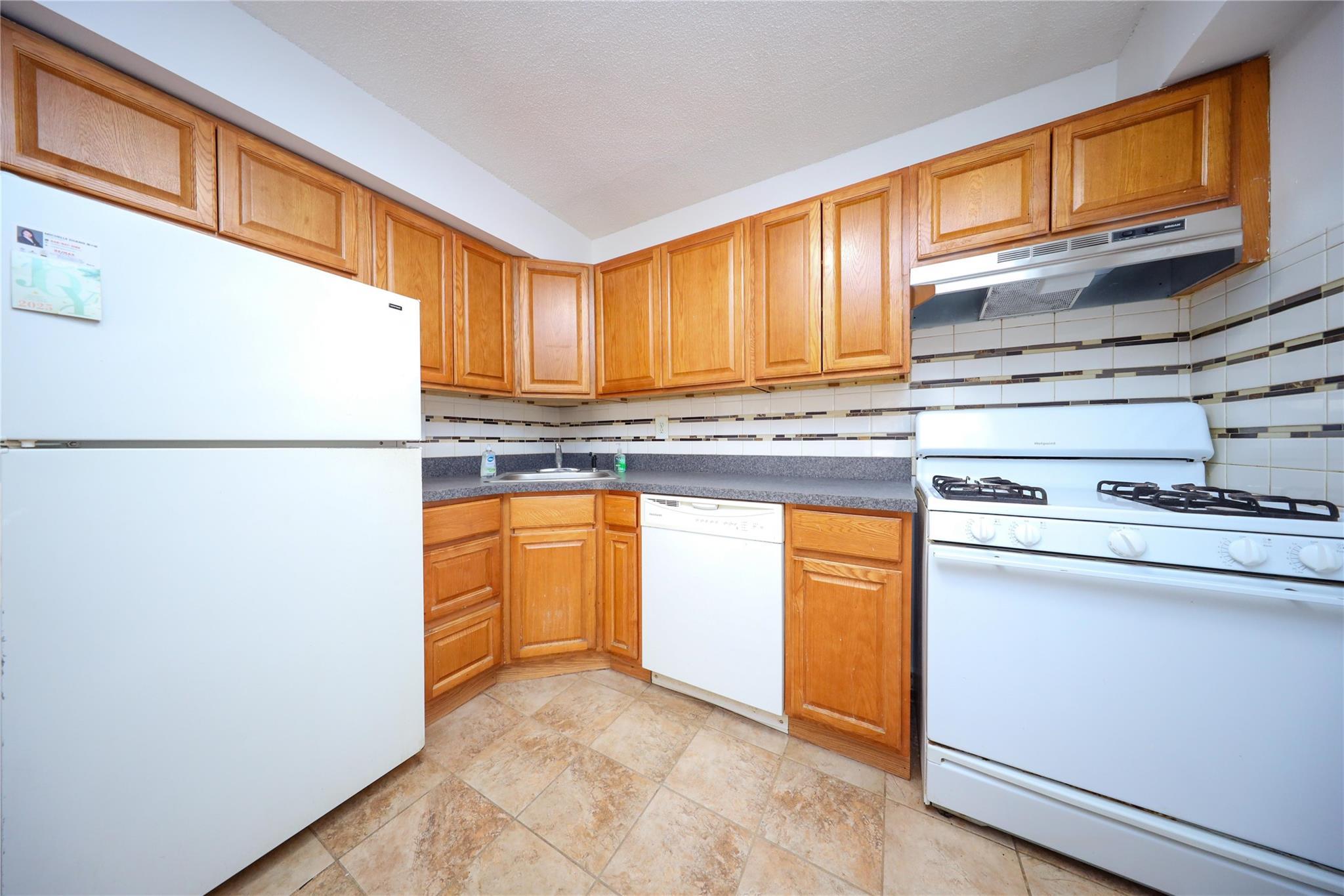 Condo Avenue V  Brooklyn, NY 11229, MLS-825894-6