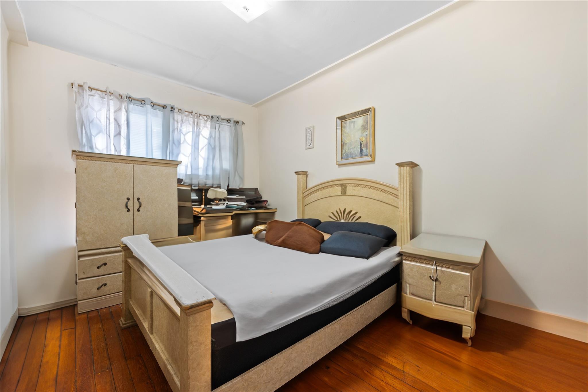 Single Family 91st  Queens, NY 11421, MLS-826133-10