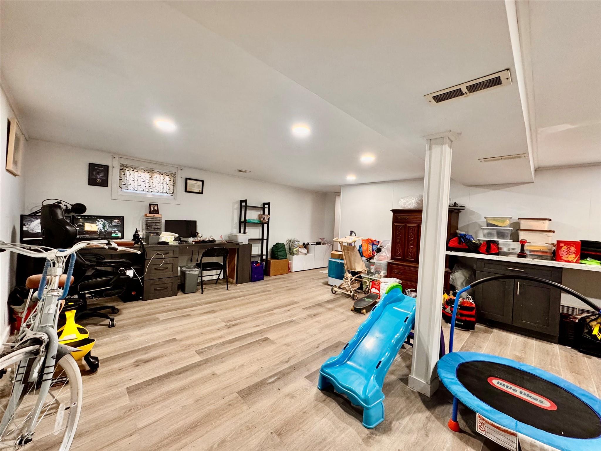 Single Family Hendrick  Nassau County, NY 11542, MLS-826144-33