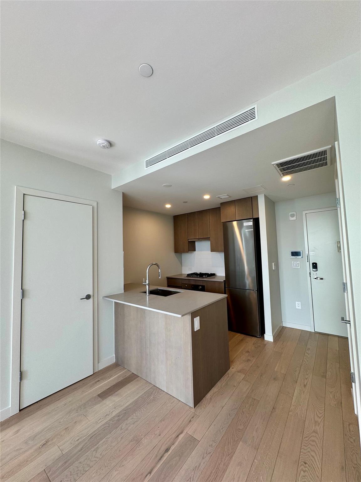 Apartment 40th Rd  Queens, NY 11354, MLS-826216-4